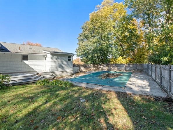 14 Raylen Ave, Peabody MA 01960