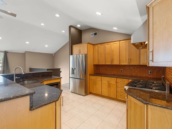 14 Raylen Ave, Peabody MA 01960