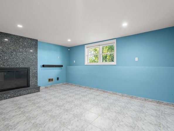 14 Raylen Ave, Peabody MA 01960