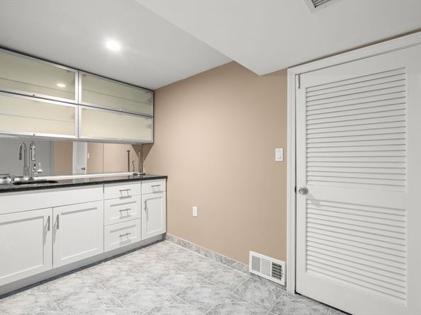 14 Raylen Ave, Peabody MA 01960