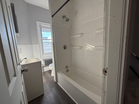 12 W High St, Avon MA 02322