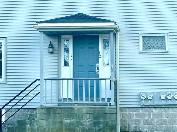 12 W High St, Avon MA 02322