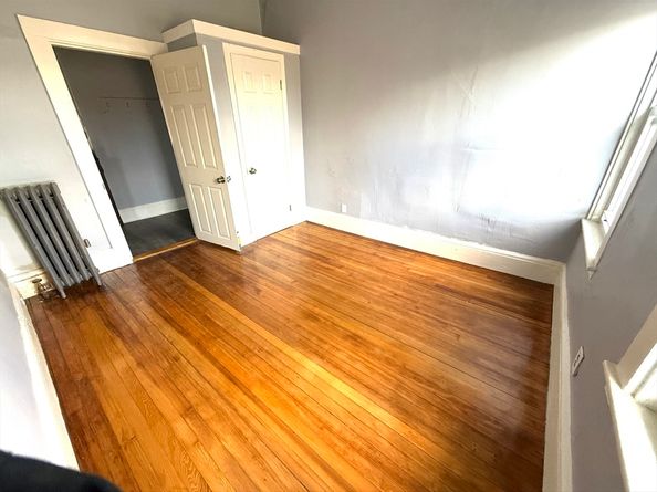 12 W High St, Avon MA 02322