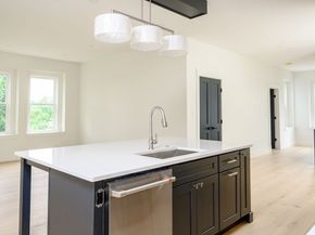 21 Tanglewood 2, Boston MA 02124