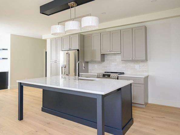 21 Tanglewood 2, Boston MA 02124
