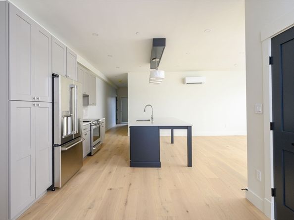 21 Tanglewood 2, Boston MA 02124