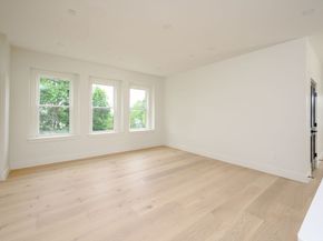 21 Tanglewood 2, Boston MA 02124