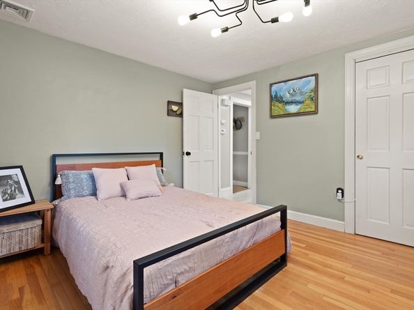 725 Haverhill St, Reading MA 01867