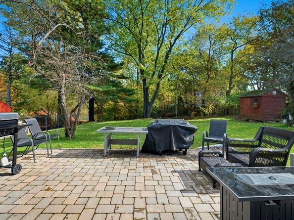 39 Gallows Hill Rd, Salem MA 01970