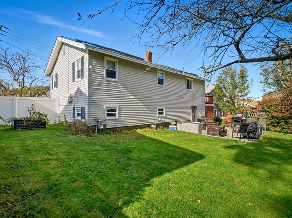 39 Gallows Hill Rd, Salem MA 01970