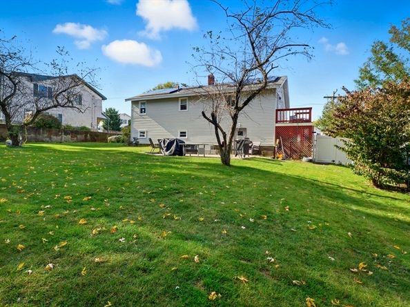 39 Gallows Hill Rd, Salem MA 01970