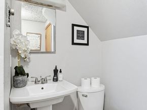 39 Gallows Hill Rd, Salem MA 01970