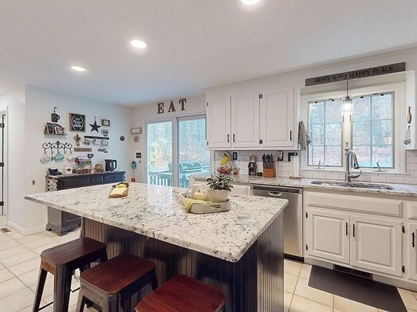 894 Marston Rd, Northbridge MA 01588