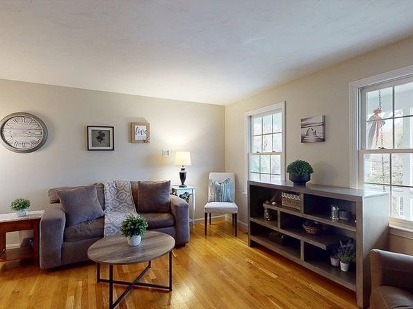 894 Marston Rd, Northbridge MA 01588