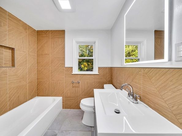 1297 Pleasant St, Weymouth MA 02189