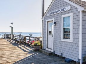 735 Bay Road, Duxbury MA 02332
