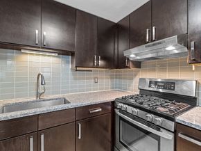 32 Decarolis Dr 32, Tewksbury MA 01876