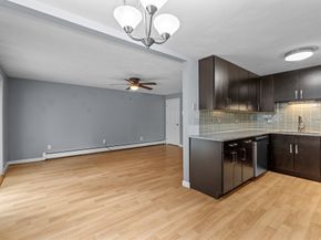 32 Decarolis Dr 32, Tewksbury MA 01876