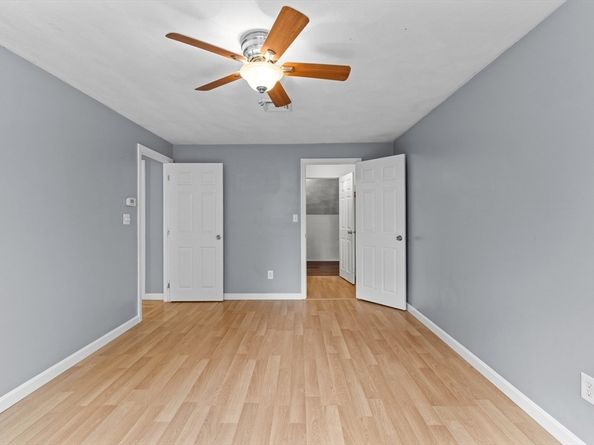 32 Decarolis Dr 32, Tewksbury MA 01876