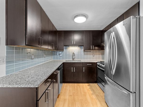 32 Decarolis Dr 32, Tewksbury MA 01876