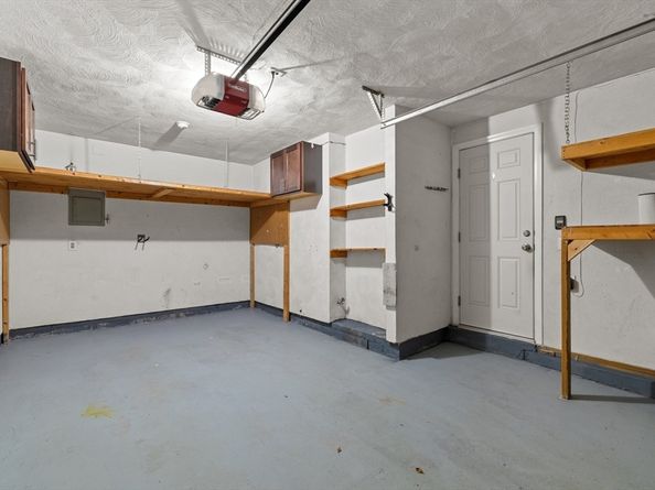 32 Decarolis Dr 32, Tewksbury MA 01876