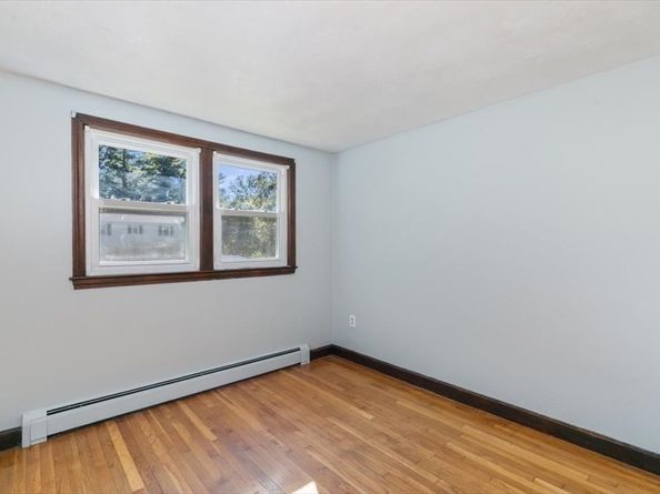 1 Evans Dr, Wilmington MA 01887