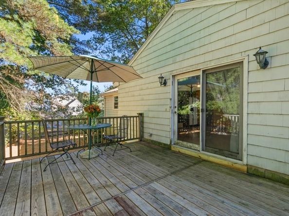 1 Evans Dr, Wilmington MA 01887