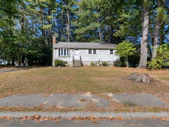 1 Evans Dr, Wilmington MA 01887