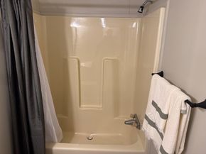 557 Southwest Cutoff 107, Worcester MA 01607