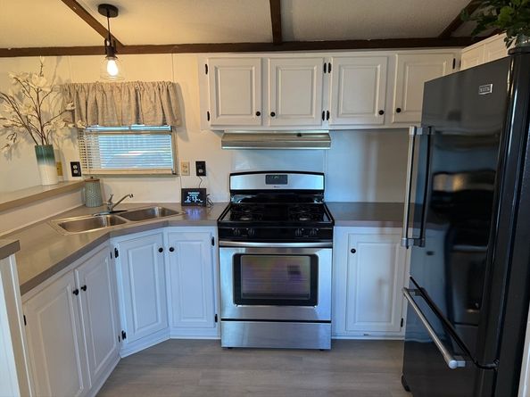 557 Southwest Cutoff 107, Worcester MA 01607