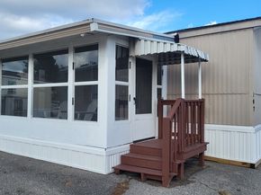 557 Southwest Cutoff 107, Worcester MA 01607