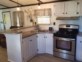 557 Southwest Cutoff 107, Worcester MA 01607