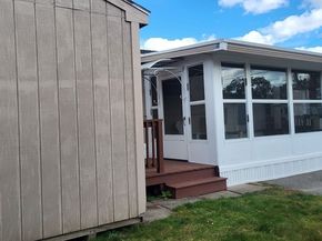 557 Southwest Cutoff 107, Worcester MA 01607