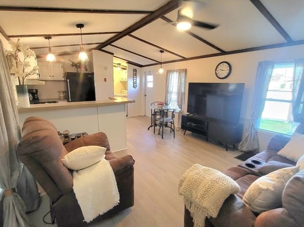 557 Southwest Cutoff 107, Worcester MA 01607