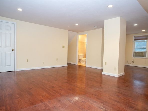 363 Lunenburg St, Fitchburg MA 01420