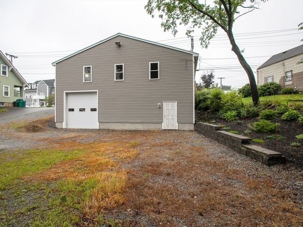363 Lunenburg St, Fitchburg MA 01420