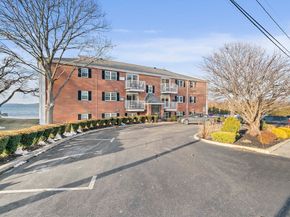 300 River St 12, Weymouth MA 02191