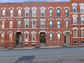 52 Beacon St 3, Chelsea MA 02150
