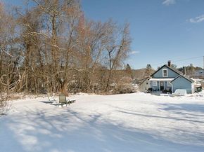 8 Mumford Rd, Sutton MA 01590