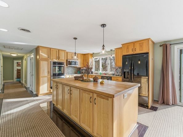 5 Oak Ter, Newbury MA 01922