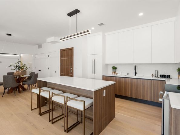 16 Stearns Rd 103 103, Wellesley MA 02482