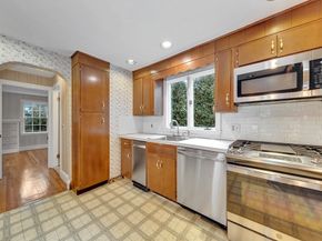 52 California Ave, Milton MA 02186