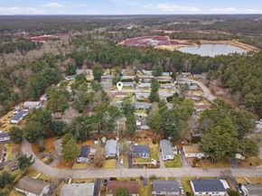 8 Heather Ln, Carver MA 02330