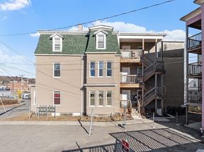 122 Laurel St, Fitchburg MA 01420