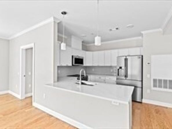 485 Blue Hills Parkway 13, Milton MA 02186