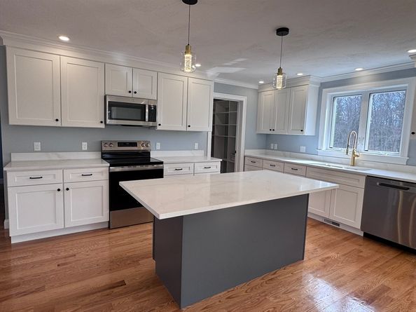191 E Spring St, Avon MA 02322