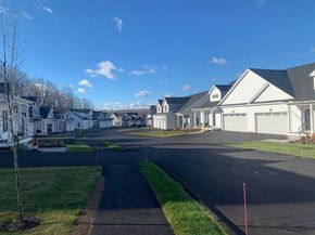 5 Chartwell 87, Worcester MA 01609