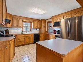 43 W Sigourney St, Lynn MA 01905