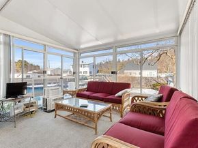 43 W Sigourney St, Lynn MA 01905