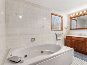 43 W Sigourney St, Lynn MA 01905